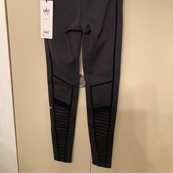 ALO yoga Flocked High-Waist Moto Leggings - Picture 7 of 12